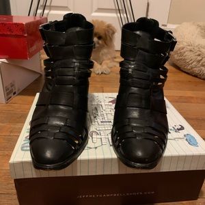 Dolce Vita blk %100 leather booties